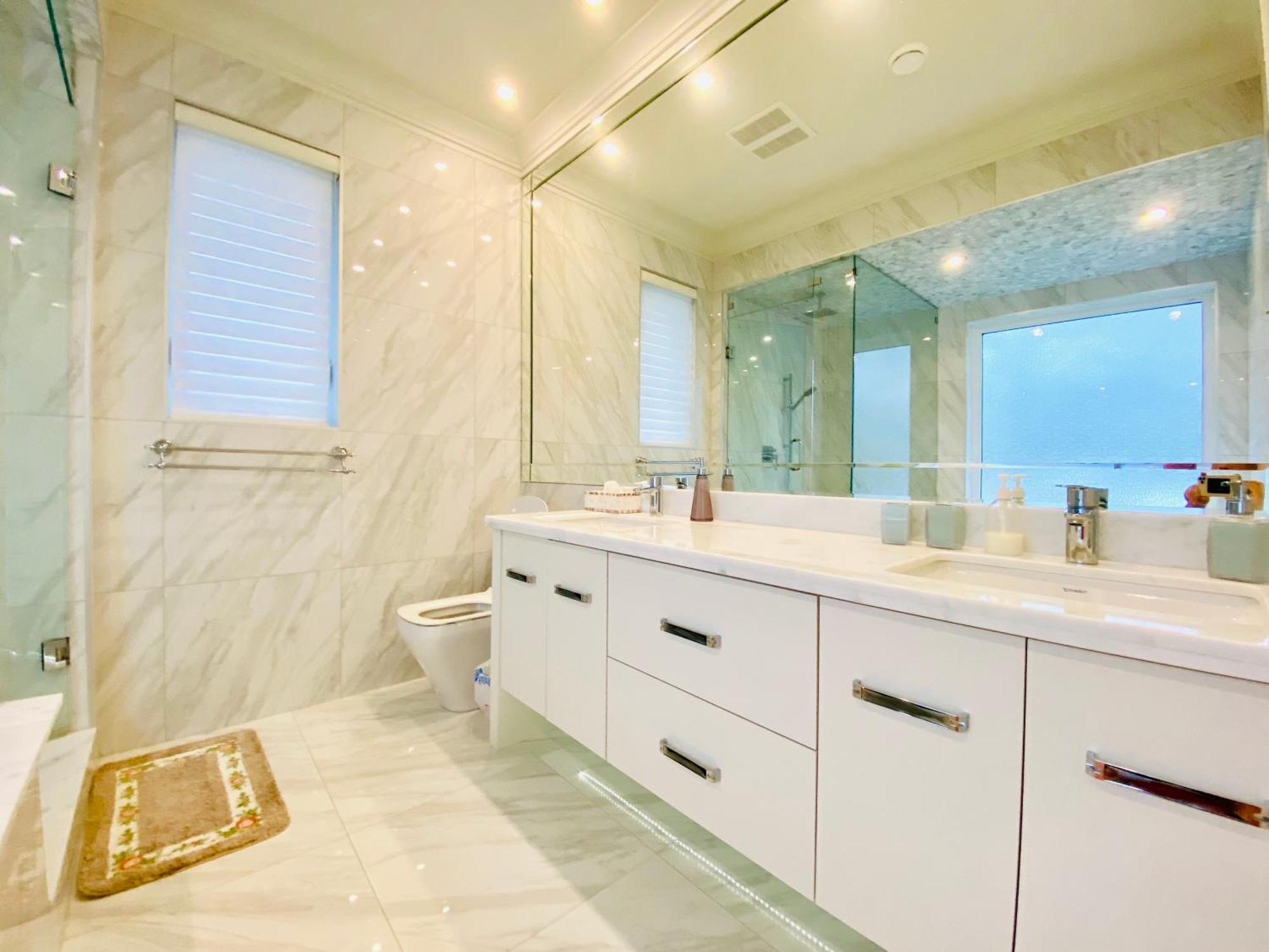 Vancouver Shangrila House Richmond Bagian luar foto